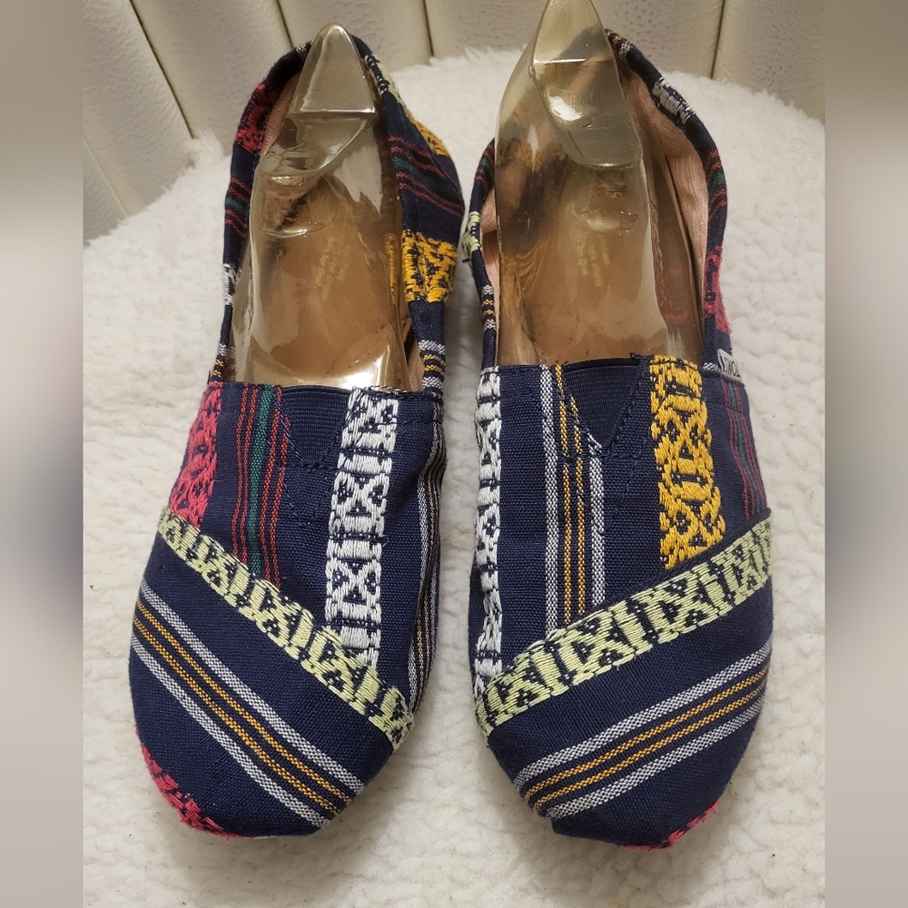 TOMS  Serape Women's ’s  shoes Size W10  Slip On